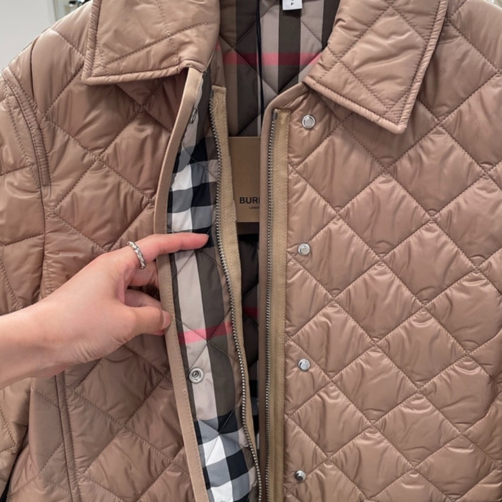 Burberry Dalry Women's Quilted Tan Jacket with check details inside - Picture 4 of 15